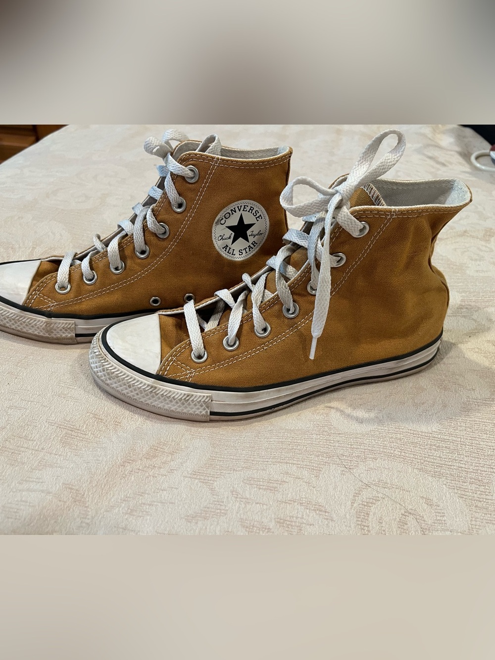 Converse High Top Sneakers in Dark Tan Mens 6 woman’s 8